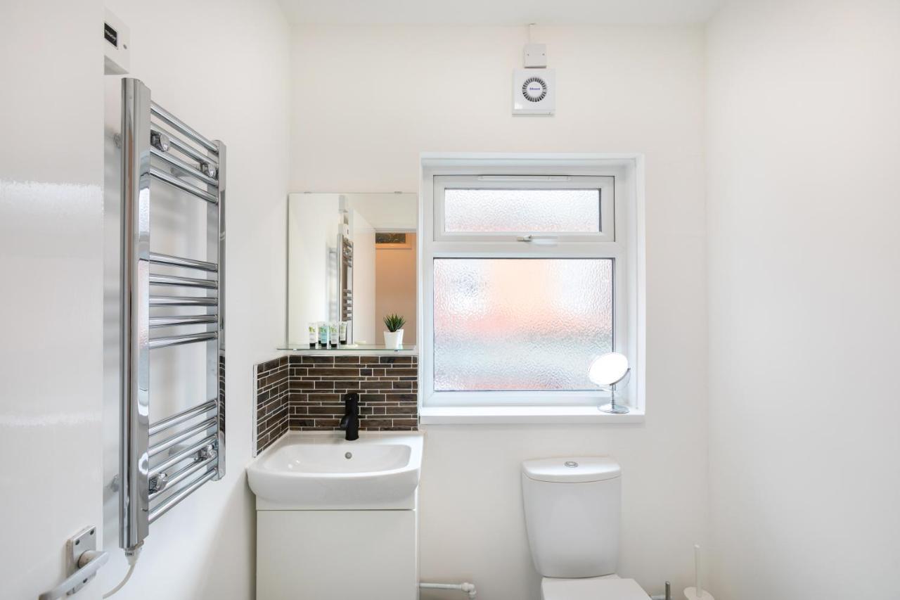 Modern 1-Bedroom Apartment, Beach 5-Min Walk, Free Parking Weymouth Kültér fotó