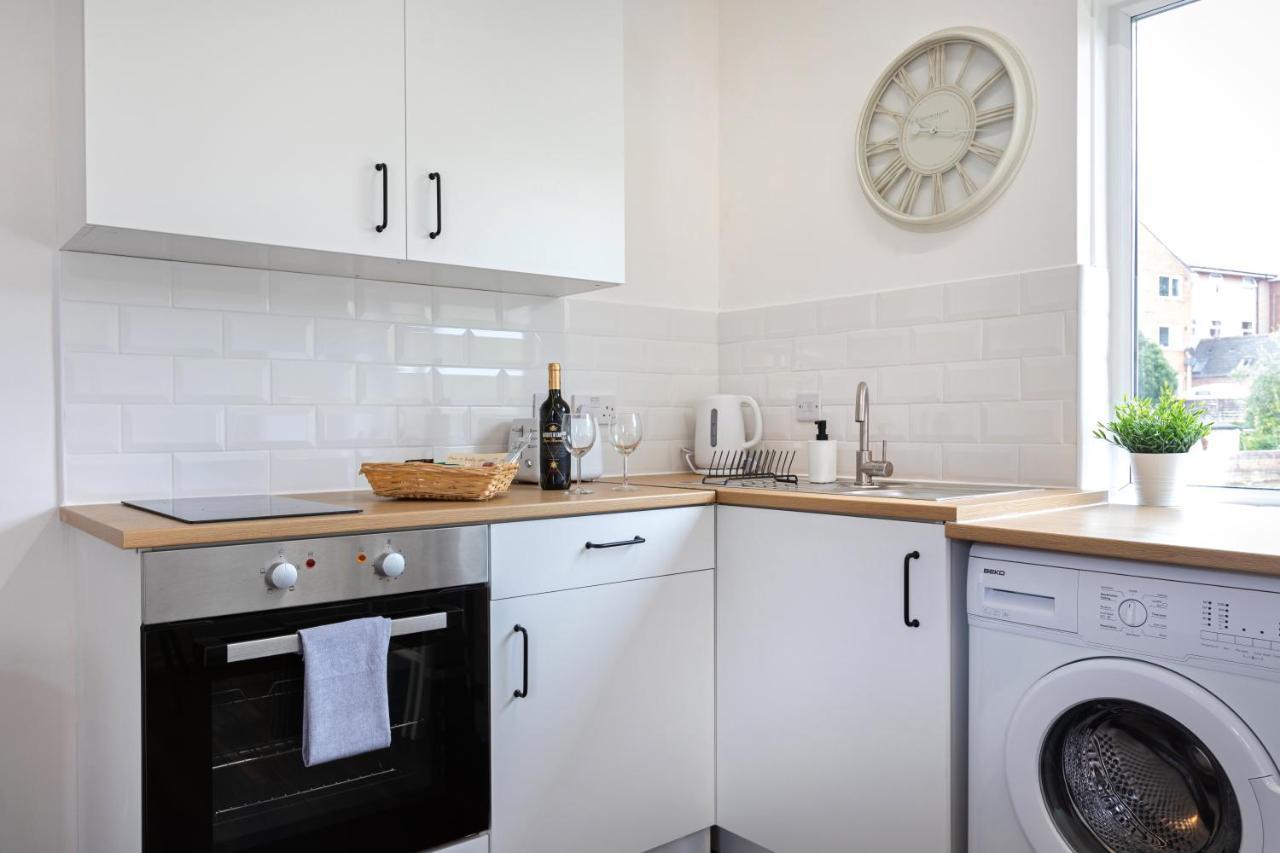 Modern 1-Bedroom Apartment, Beach 5-Min Walk, Free Parking Weymouth Kültér fotó